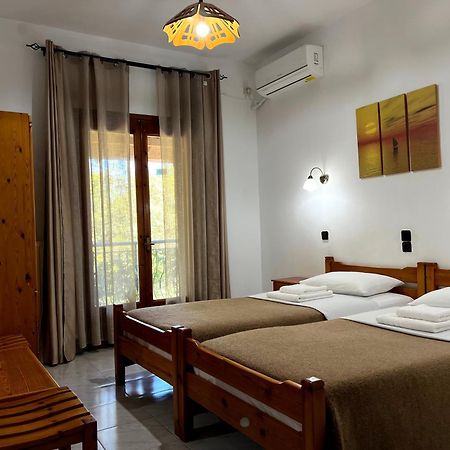 Hotel Akamatis Giorgos à Therma  Extérieur photo