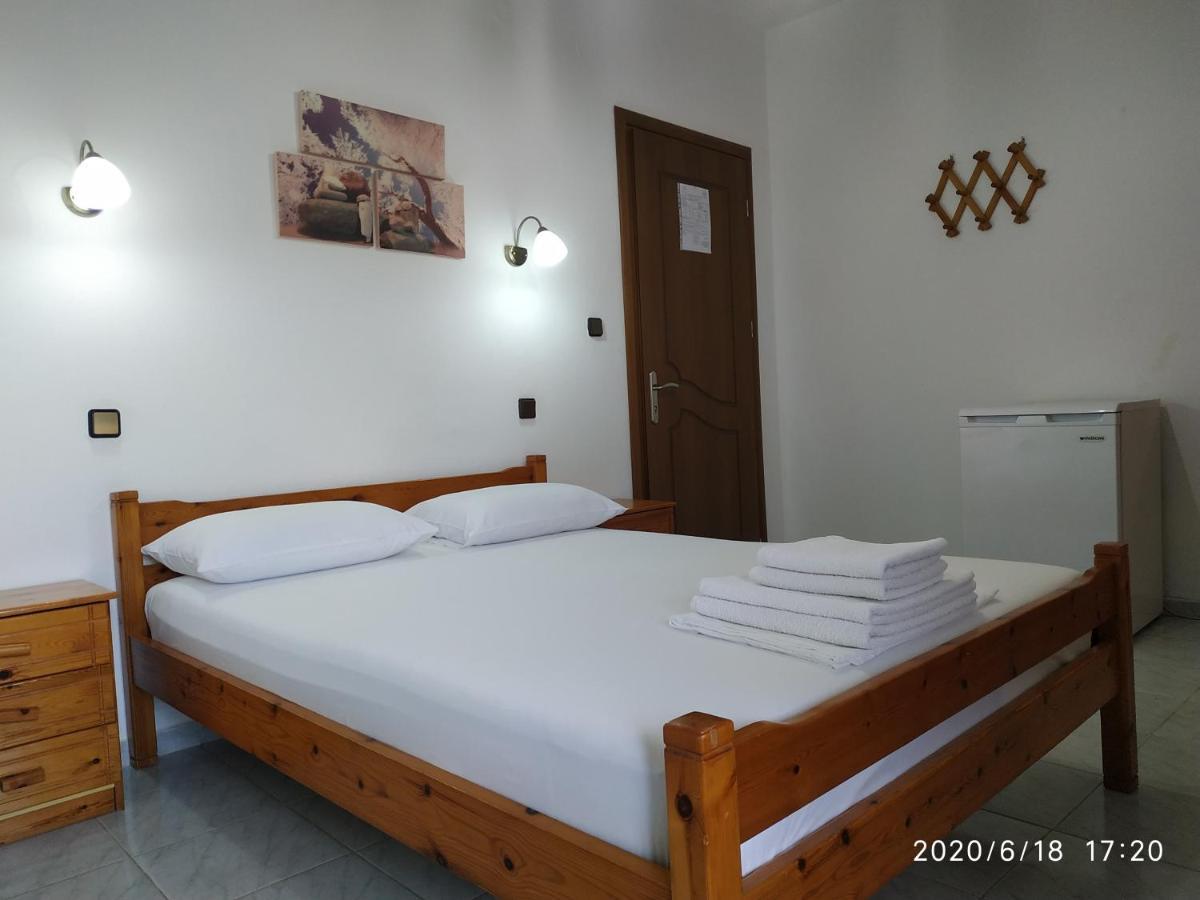 Hotel Akamatis Giorgos à Therma  Extérieur photo