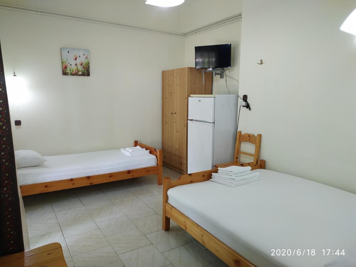 Hotel Akamatis Giorgos à Therma  Extérieur photo