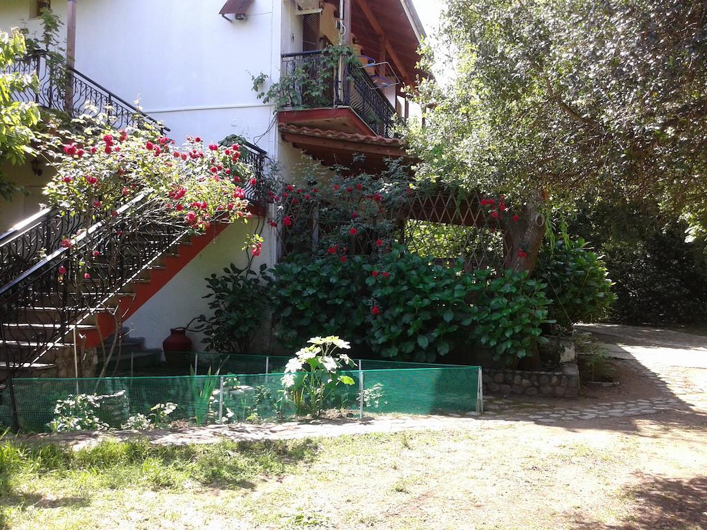 Hotel Akamatis Giorgos à Therma  Extérieur photo