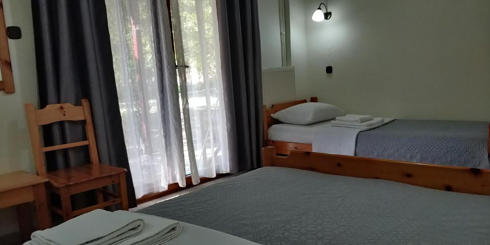 Hotel Akamatis Giorgos à Therma  Extérieur photo