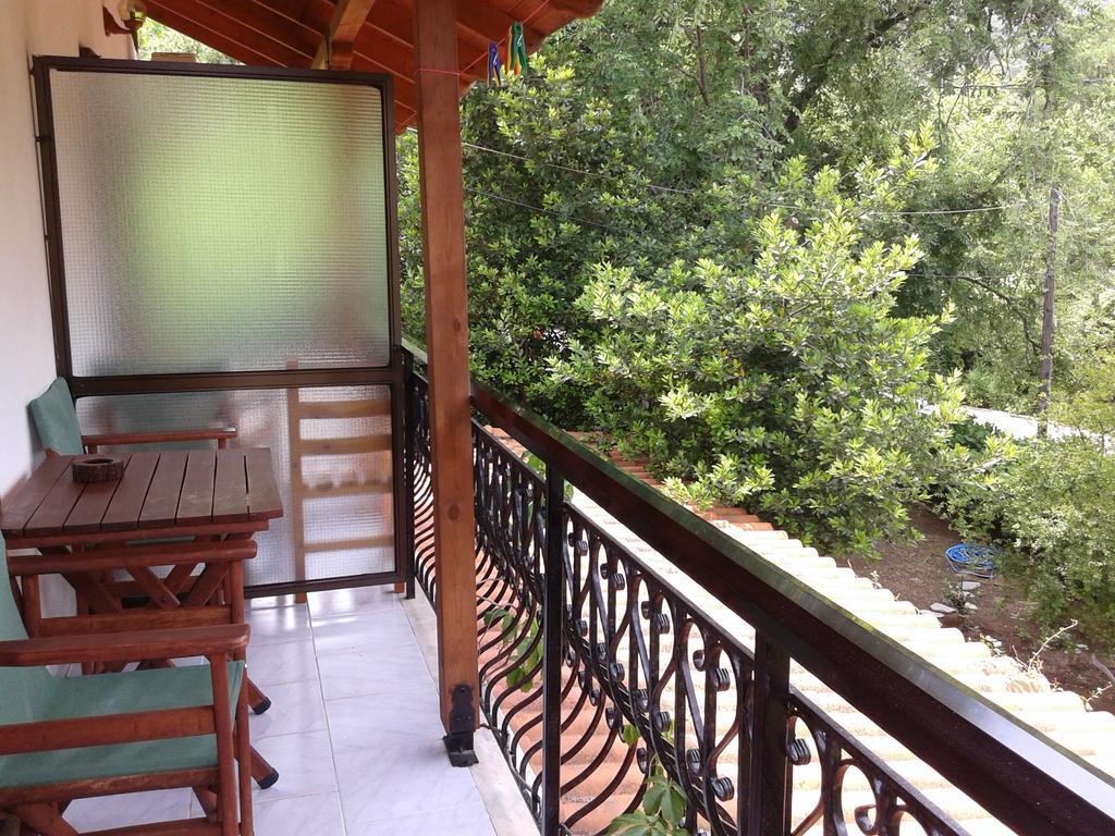 Hotel Akamatis Giorgos à Therma  Extérieur photo