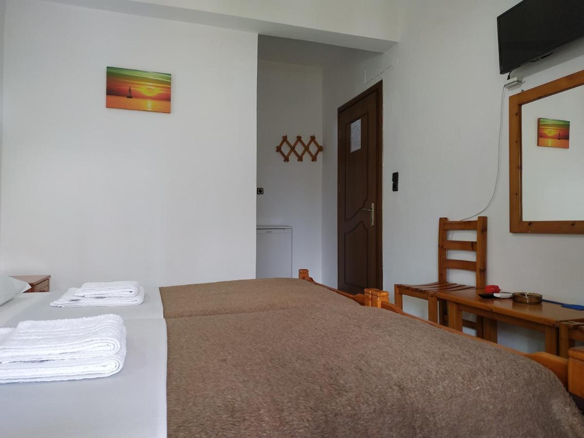 Hotel Akamatis Giorgos à Therma  Extérieur photo